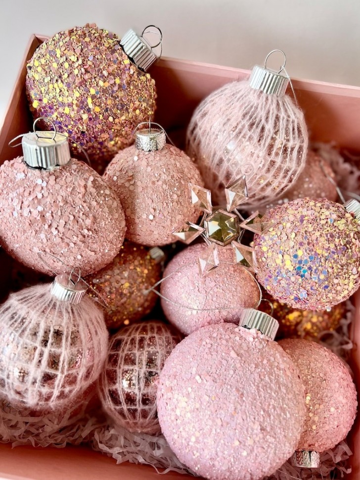 Gli ornamenti da appendere rosa