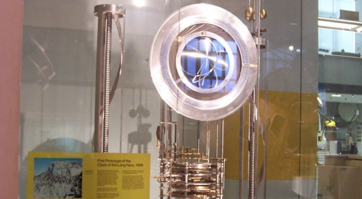 L'orologio del lungo presente, un'icona della civiltà moderna e una speranza per il futuro