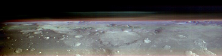 Mars horisont fotograferad av Odyssey