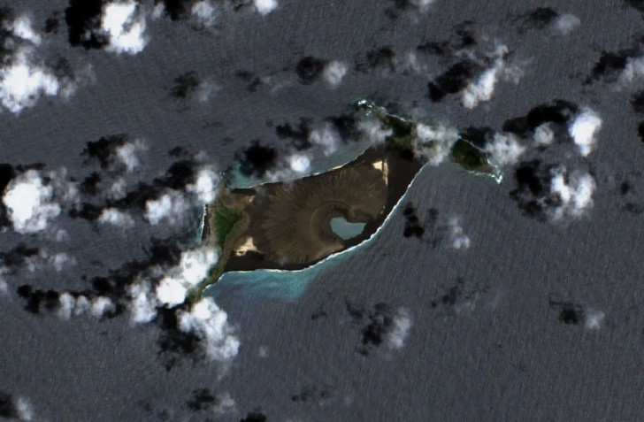 Une éruption volcanique a formé l'île Hunga Tonga