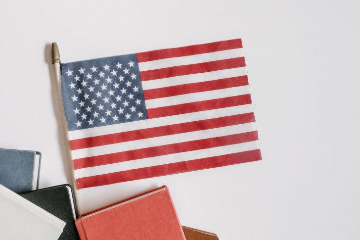 Vilka amerikanska militäruniformer har en omvänd flagga?