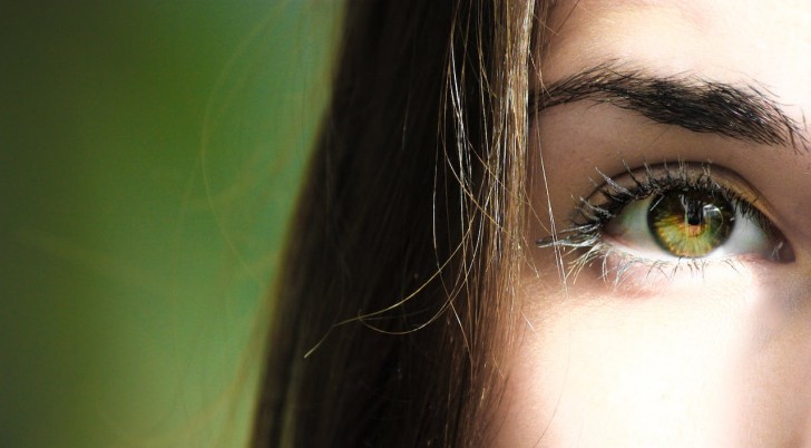 Vilken roll har gener för ögonfärgen?