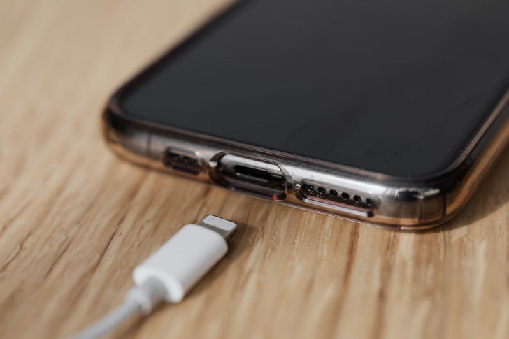Quelles sont les précautions à prendre pour éviter de surcharger la batterie ?