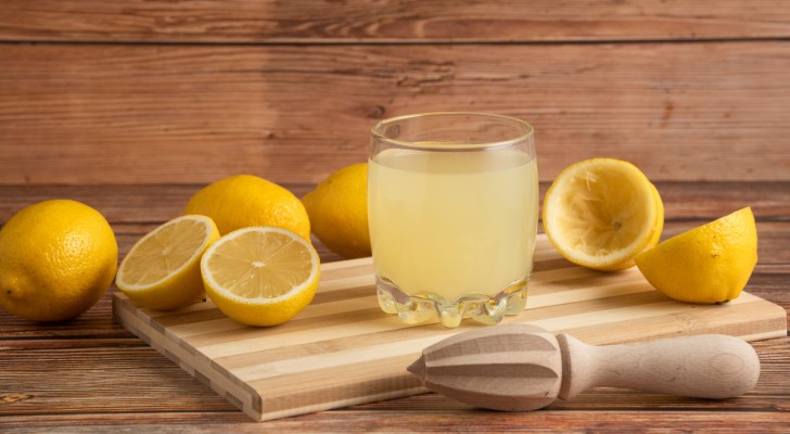 Gödsel baserat på citronsaft eller citronsyra och socker