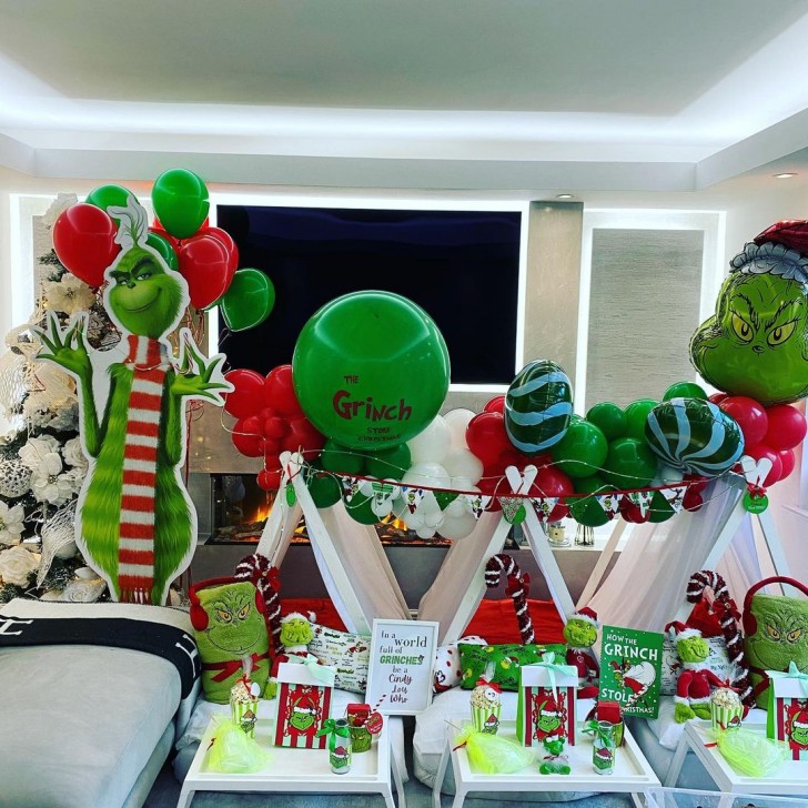 7. Grinch party