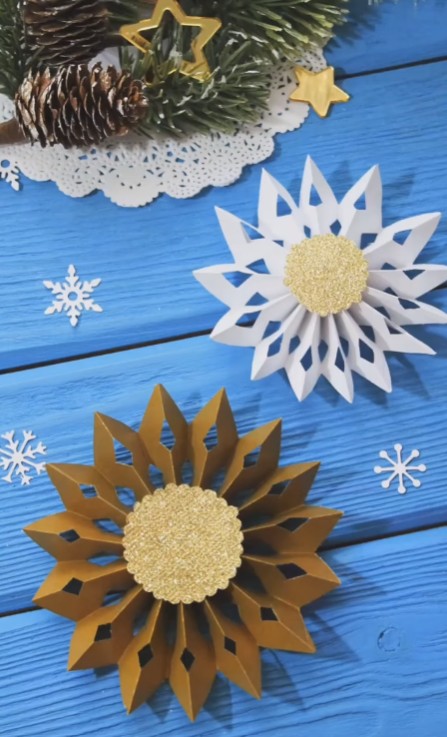 12. stelle di carta