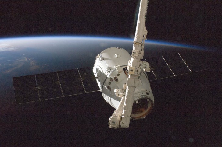 Cosa succede alle stazioni spaziali e alle astronavi quando ritornano sulla Terra?