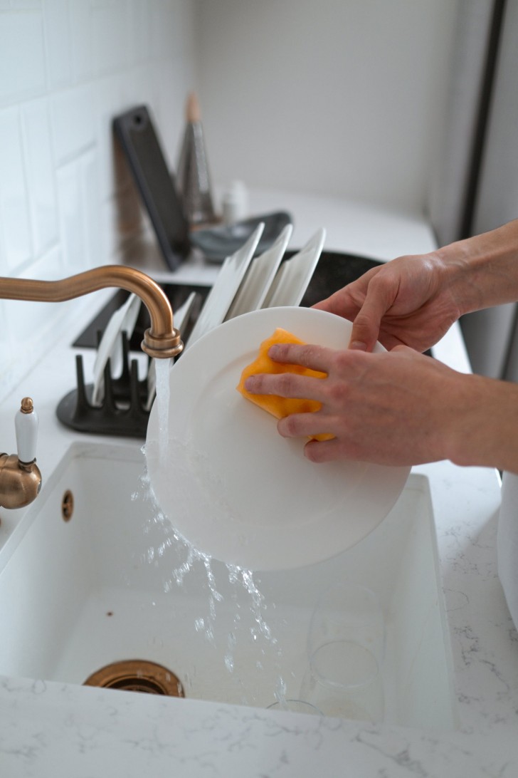 1. Lavare i piatti