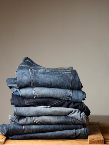 Perché non è consigliabile lavare i jeans troppo spesso?