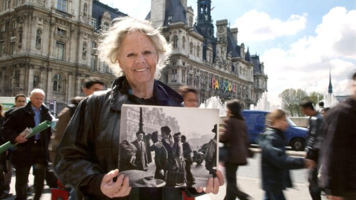 Françoise Delbart, au centre du cliché "Le Baiser de l'hôtel de ville", est décédée