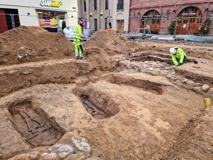 Langschwert in einer mittelalterlichen Grabstätte in Schweden gefunden
