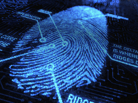 L'AI confronta le impronte digitali con un metodo diverso dall'analisi forense