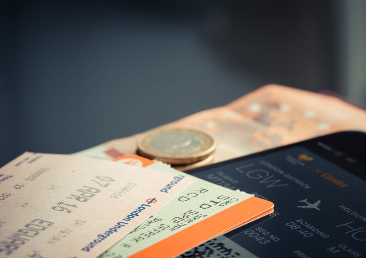 Biglietti aerei più costosi all'avvicinarsi del volo: perché?