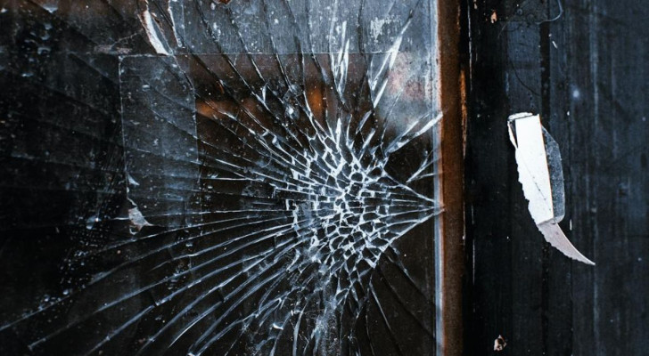 Perché rompere uno specchio porta sfortuna?