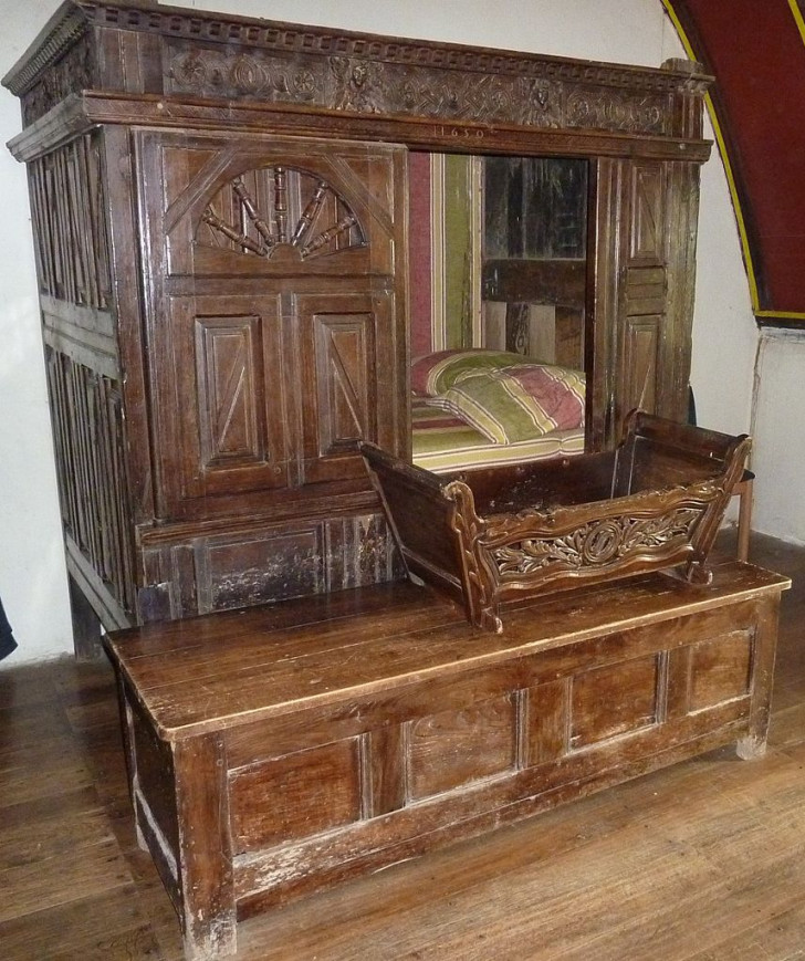 Les lits dans les armoires de la fin du Moyen Âge