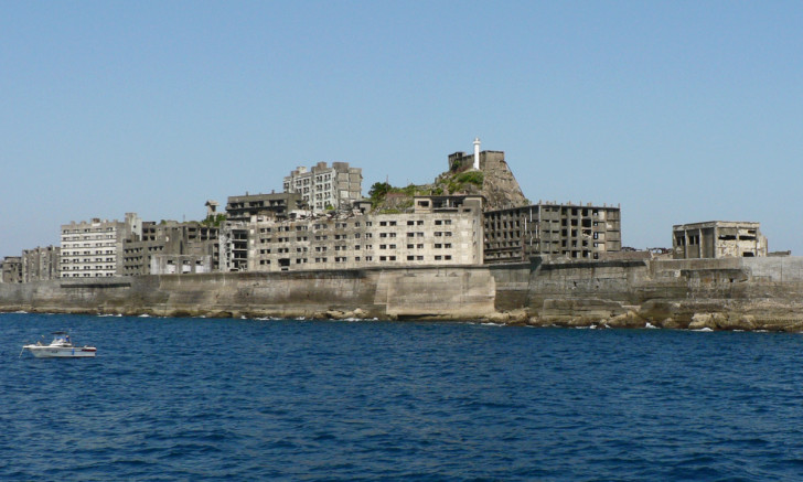 Het eiland Hashima, van zijn gouden jaren tot zijn verval