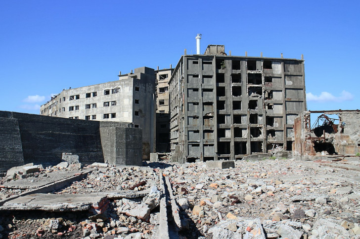 Hoe kun je Hashima bezoeken, dat het decor vormde voor een film van James Bond​