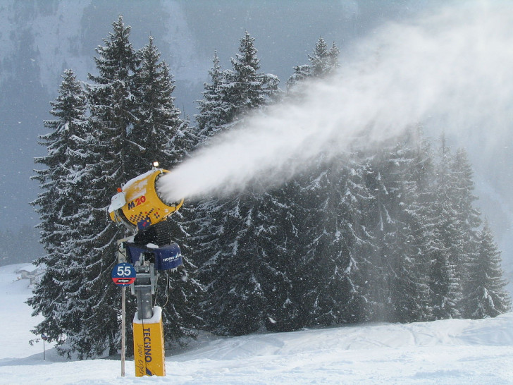 Comment la neige artificielle est-elle produite ?