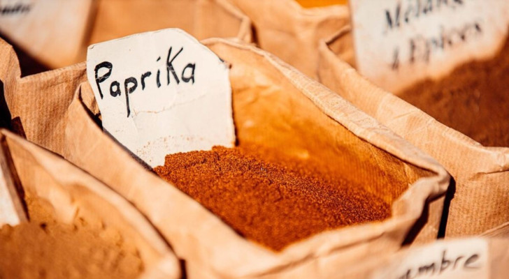 Quelle est la différence entre le paprika doux et le paprika piquant ?