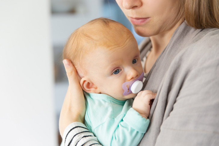 Hoe moet je je gedragen als je een pasgeboren baby bezoekt?