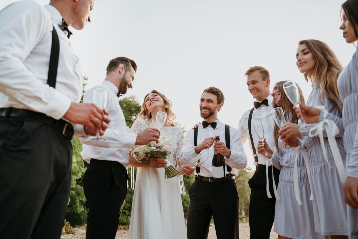 Hur bör man klä sig på ett bröllop?
