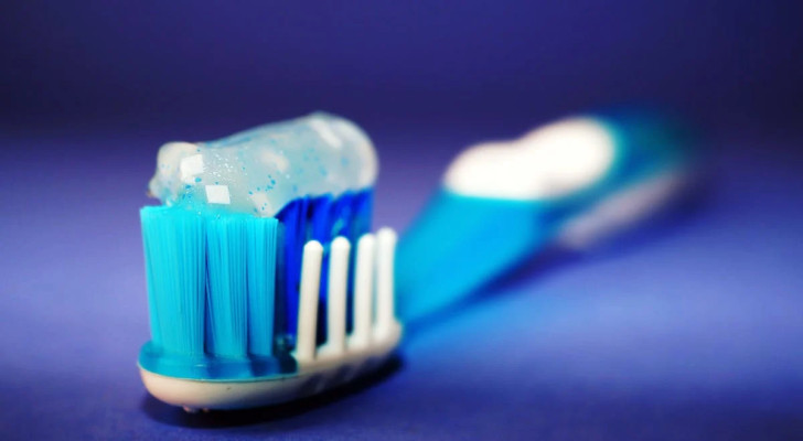 Hur borstar man tänderna på ett korrekt sätt?