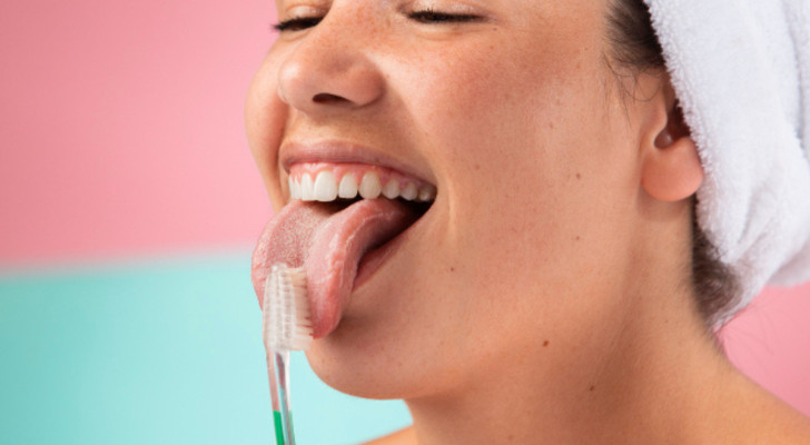 Reinigung der Zunge: Wie macht man das?