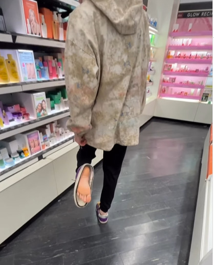 "Marcher pieds nus pour se reconnecter à la nature"
