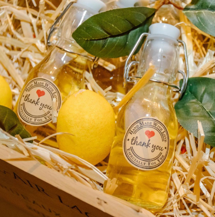 12. Selbstgemachter Limoncello