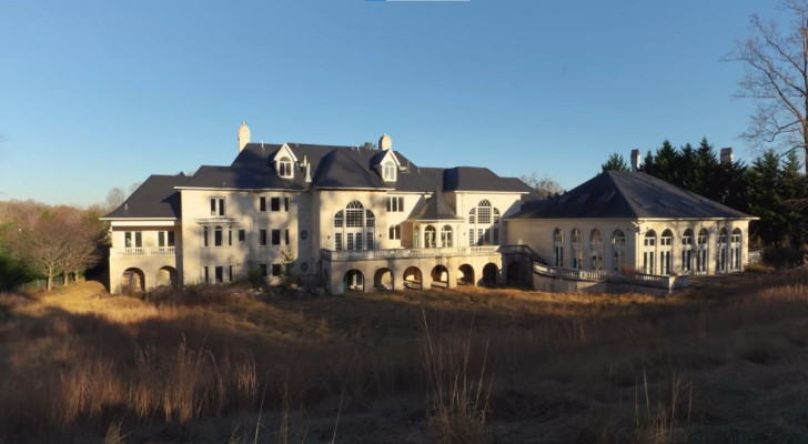 La storia della villa abbandonata dal oltre 10 milioni di dollari