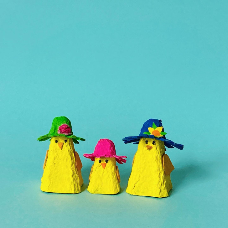 1 - Little chicks with hats