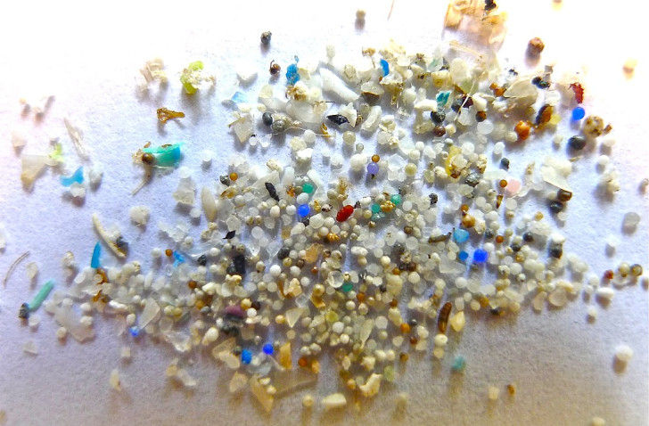 Hur man minskar på förekomsten av mikroplaster i vattnet: studien