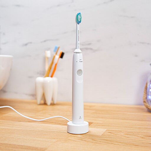 Correct cleaning of an electric toothbrush