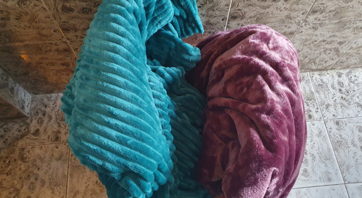 Hoe dekens herstellen die plat zijn geworden