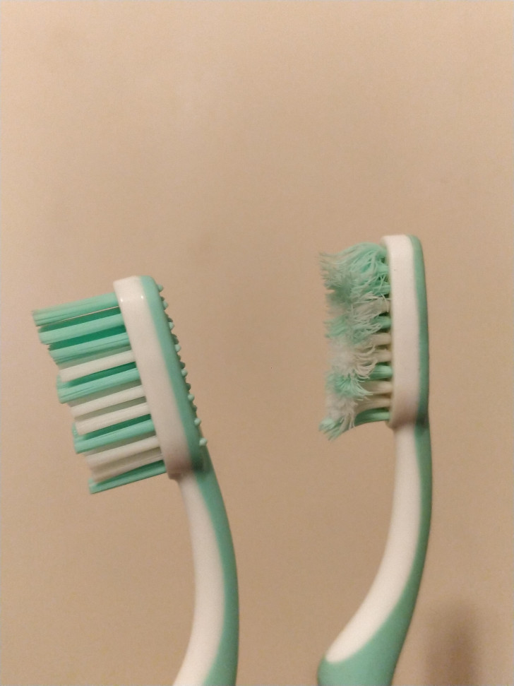 2 - Gebrauchte Zahnbürsten