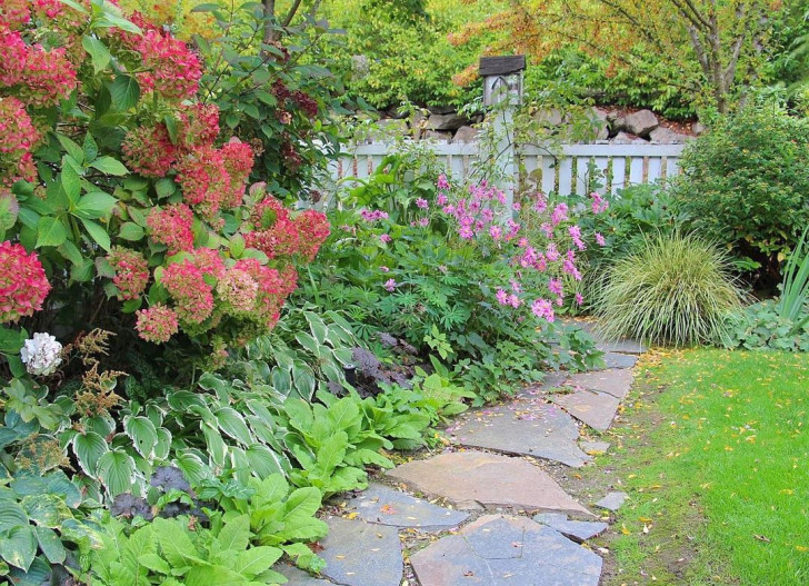 Invisible layering: a perfect, English garden