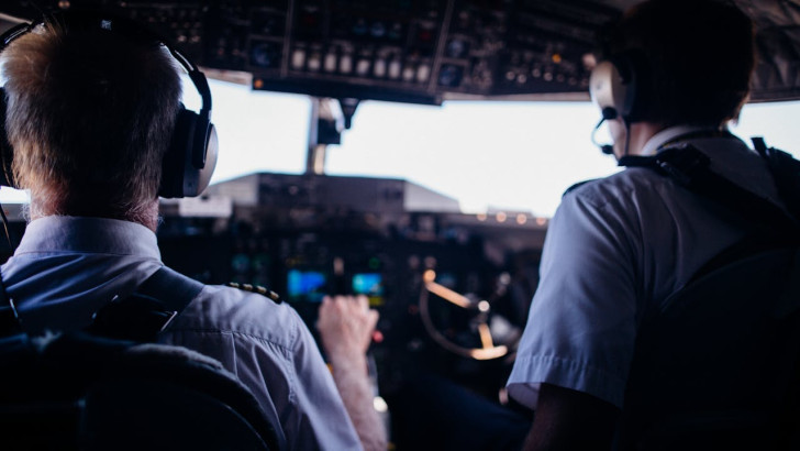 Vlucht naar Jakarta uit koers: piloten in slaap gevallen, hoe kan dit?