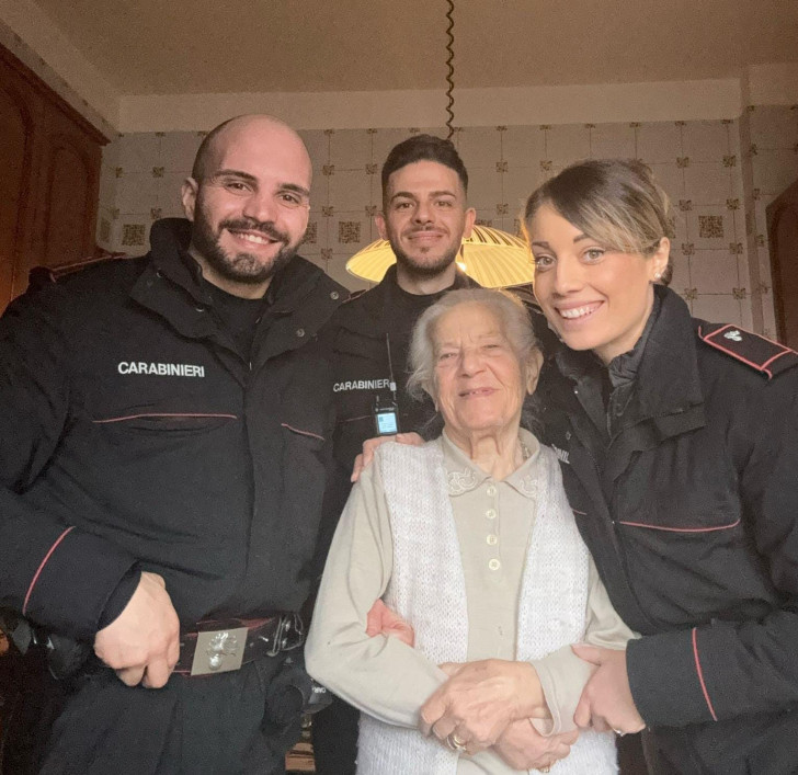 97-åriga Marias telefonsamtal och rop på hjälp