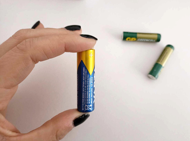 Fullt fungerande batterier: hur förhindrar man korrosion?
