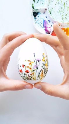 1. Dipingere le uova in modo tradizionale