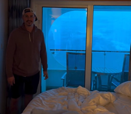 Een cruise op een stormachtige zee: de video toont de effecten op de cabine