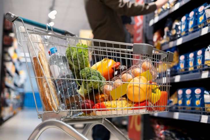 Perché le persone non rimettono a posto i carrelli della spesa?