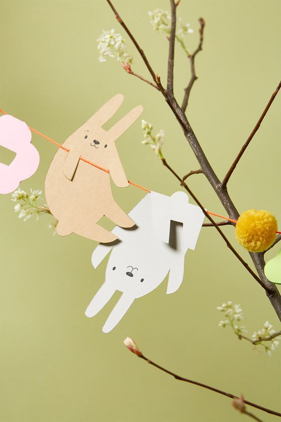 9. Coniglietti di carta da appendere all'albero di Pasqua