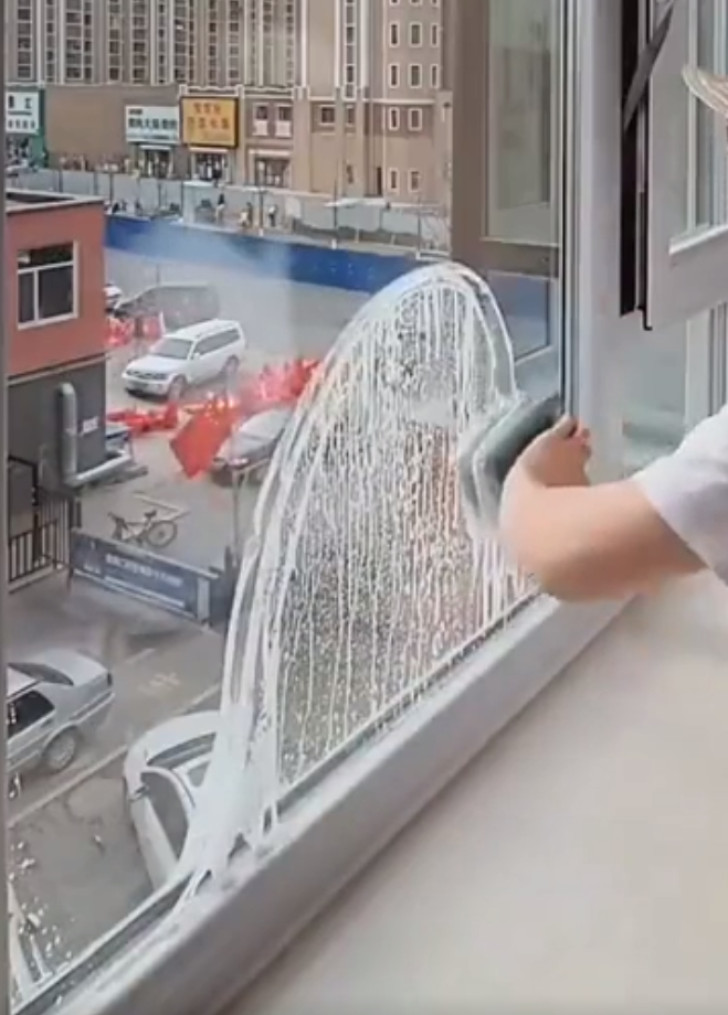 2. Clean glass windows with magnets