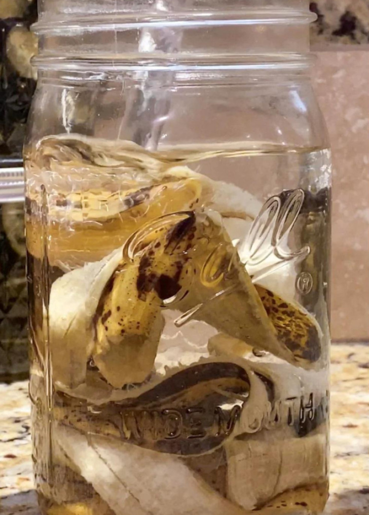 How to prepare banana peel water