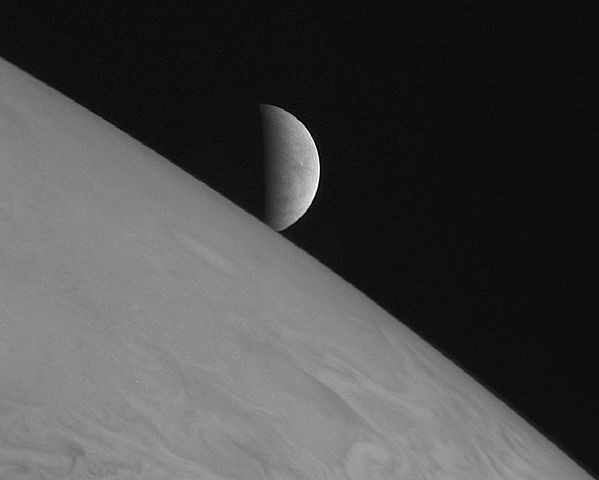 Vue de la lune glacée de Jupiter, Europe