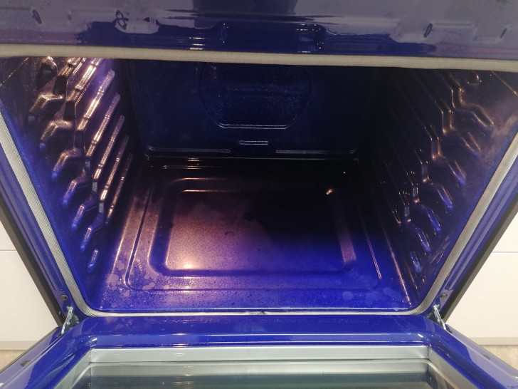 internal compartment of a pyrolytic oven