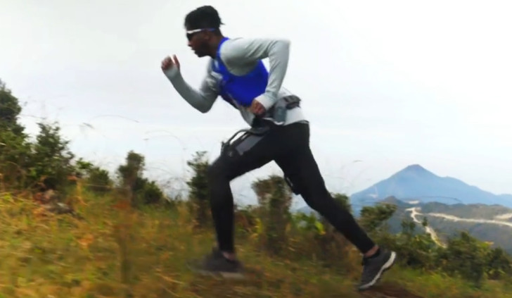 X1 di Dnsys utilizzato durante l'attività di climbing