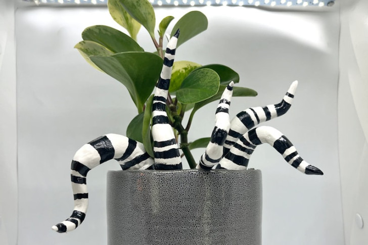 Beetlejuice-inspired sandworm plant decorations