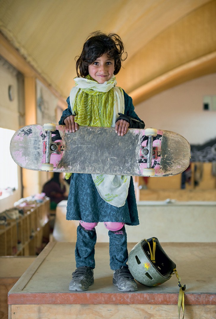 Questi ritratti di ragazze afgane in skateboard vi mostrano il lato più emozionante dello sport - 1